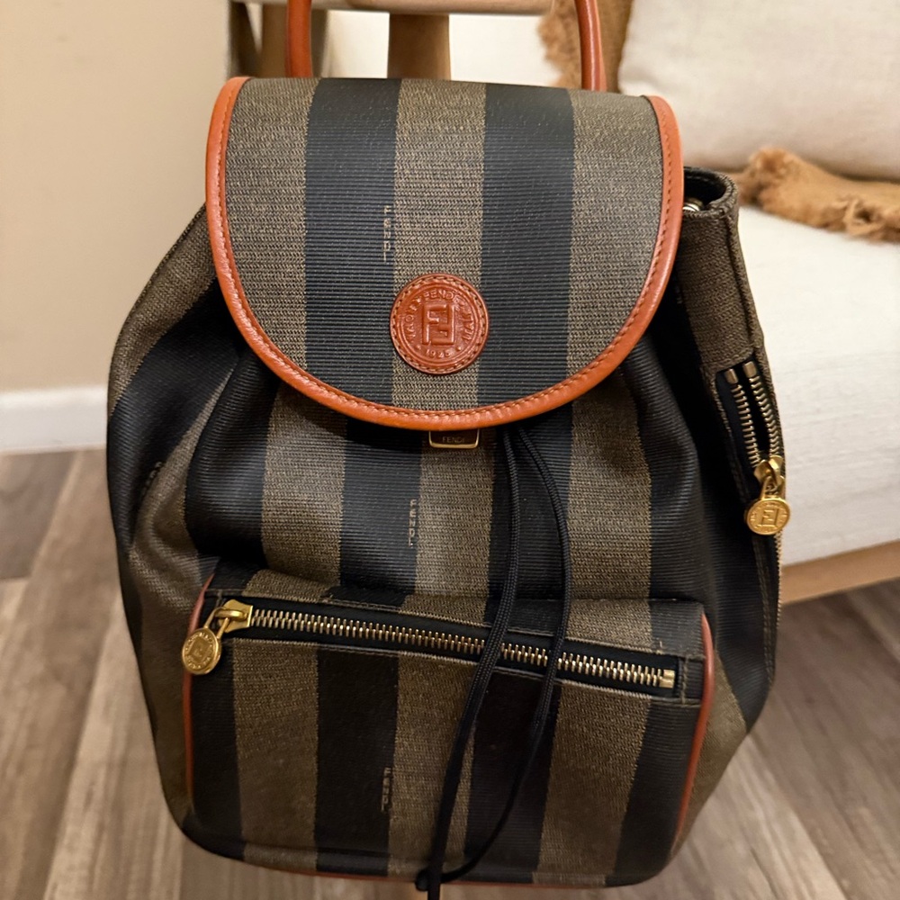 Fendi Pequín vintage small medium backpack inmaculate conditions